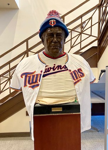 BurgerLibrary's tweet image. Warren Burger is ready for the Twins home opener! ⚾️
