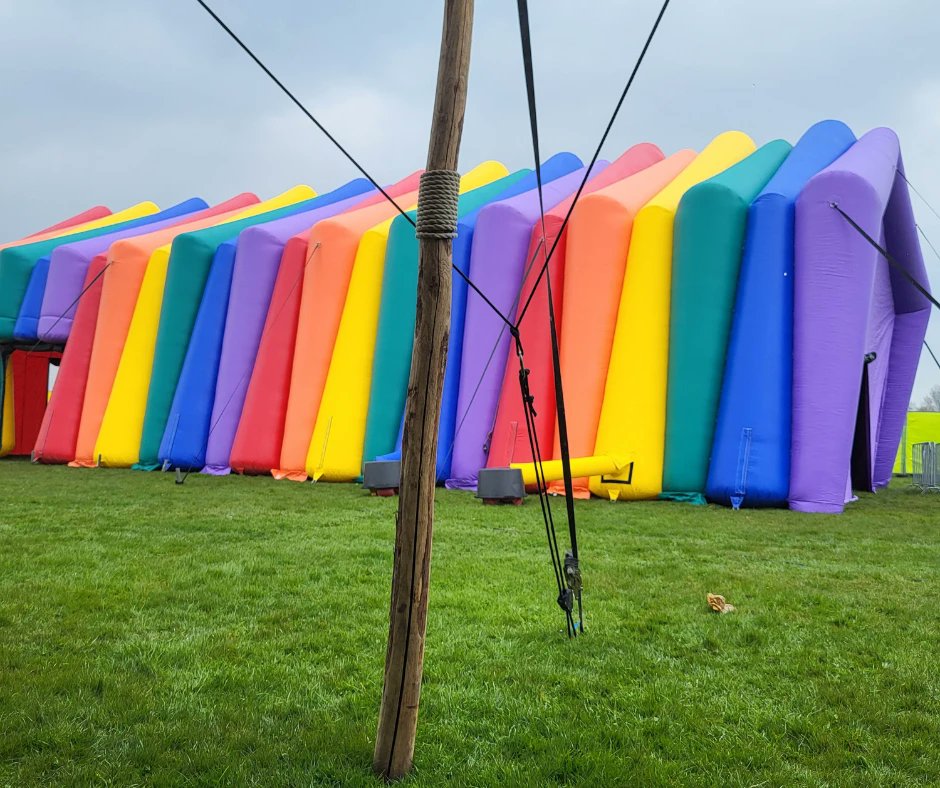 FEESD_verhuur's tweet image. En of het een goede vrijdag is 🤩 De regenboogtent 🏳️🌈 staat voor de allereerste keer buiten op een festival (Finally Fiesta, Alkmaar) 

Boeken? Huren? Reserveren? feesd.nl/regenboogtent 
#regenboog #lgbtq #rainbow #feesttent #partytent #event #evenement #festival #alkmaar
