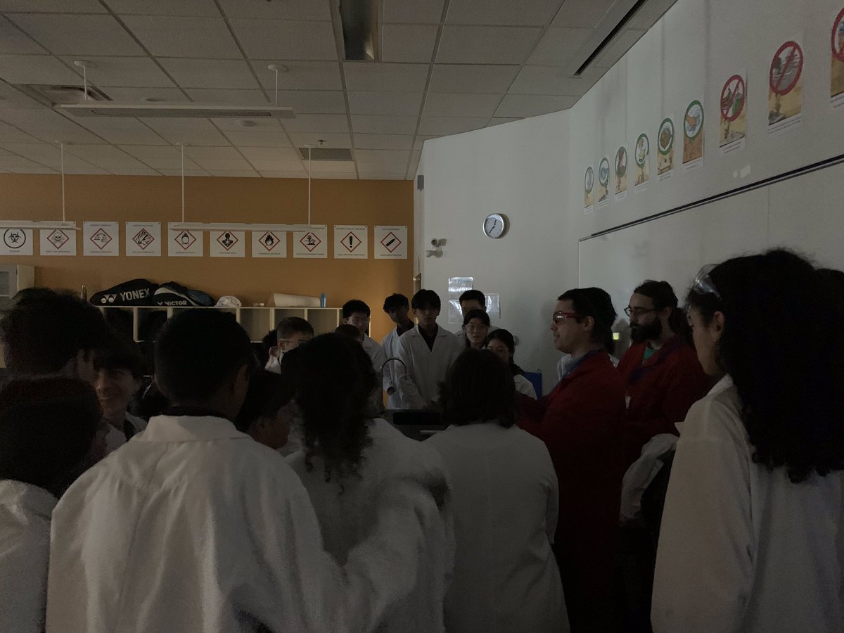 That’s not a large booger! We showed students at Villa Maria High School how to extract DNA 🧬 from strawberries 🍓 along with other forensic themed experiments🕵️‍♀️ including finger print detection and fluorescent staining!