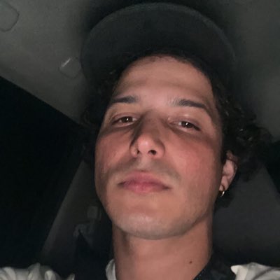 ceesarmiranda's tweet photo. #NuevaFotoDePerfil https://t.co/nkGpyECLhA