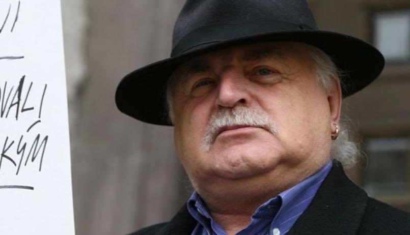 OTEVŘENÝ DOPIS PŘEDSEDOVI VLÁDY PETRU FIALOVI
          6.4.2023
Pane premiére,
Žádám Vás tímto o okamžité odvolání ministryně obrany Jany Černochové. Aféra, kterou vyvolala kolem zcela standartního prohlášení sportovce Svobody je ponižující pro celou naši společnost. Ukazuje, že