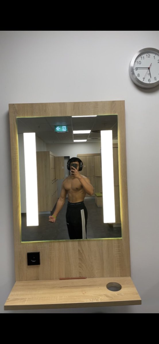Setox_'s tweet image. avg soldat physique