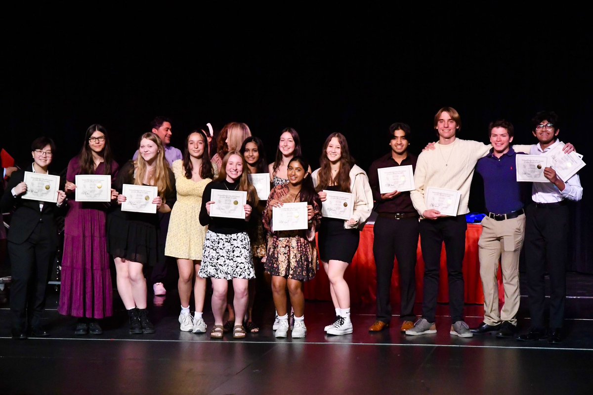 Congratulations to all of the students inducted to their respective world language honor societies last night!  🇪🇸 🇲🇽 🇩🇪 🇬🇷 🇮🇹 🇨🇳 🇫🇷 

Pictures here are the Latin students! 

Carpe diem! 

<a href="/barrington220/">Barrington 220</a> <a href="/BarringtonHS220/">Barrington High School</a>