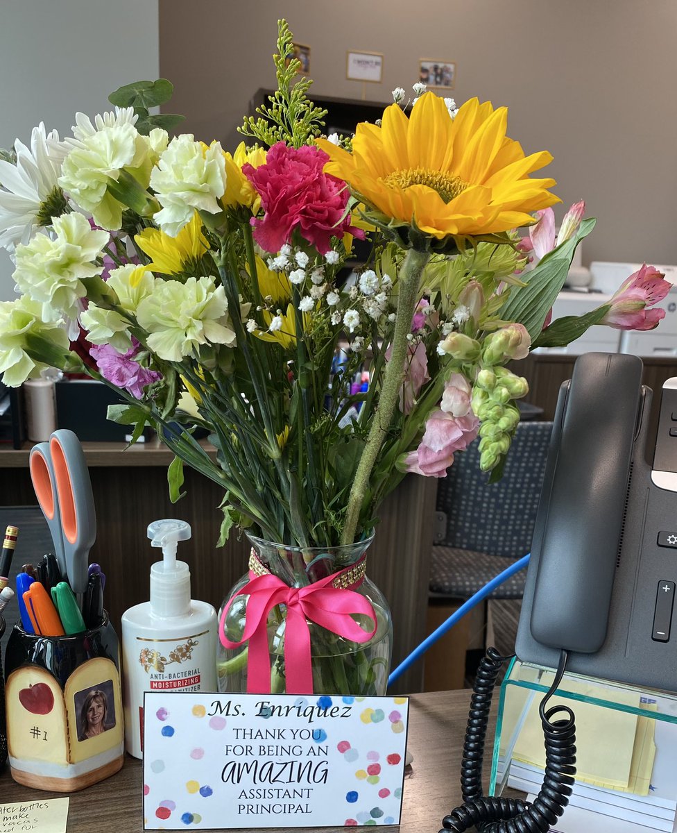 Jamiebenriquez's tweet photo. Really felt the love this week! Thank you all!!
#APappreciationWeek #CFISDspirit #APlife #WeAreBane #BaneElementary https://t.co/OBq9I29n4t