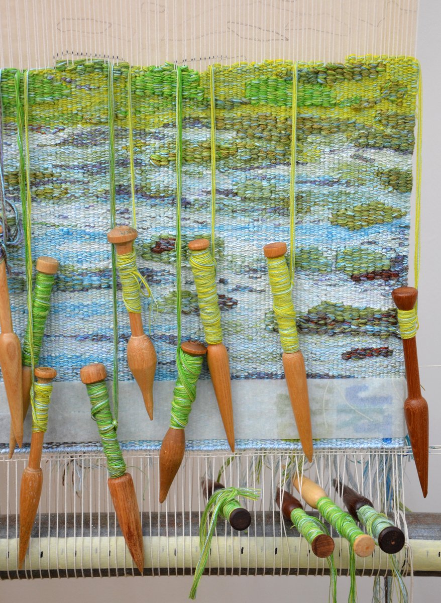 The current section I'm working in is very GREEN.

Love it when you get that almost luminous shade of green on the shore among the seaweed and stones. 💚

#handwoventapestry #tapestryart #orkneyart #visitorkney #artworkinprogress