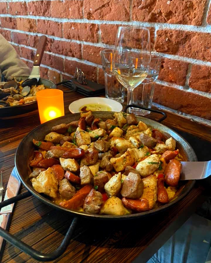 Cloudy days call for paella! #LaCosechaPaso