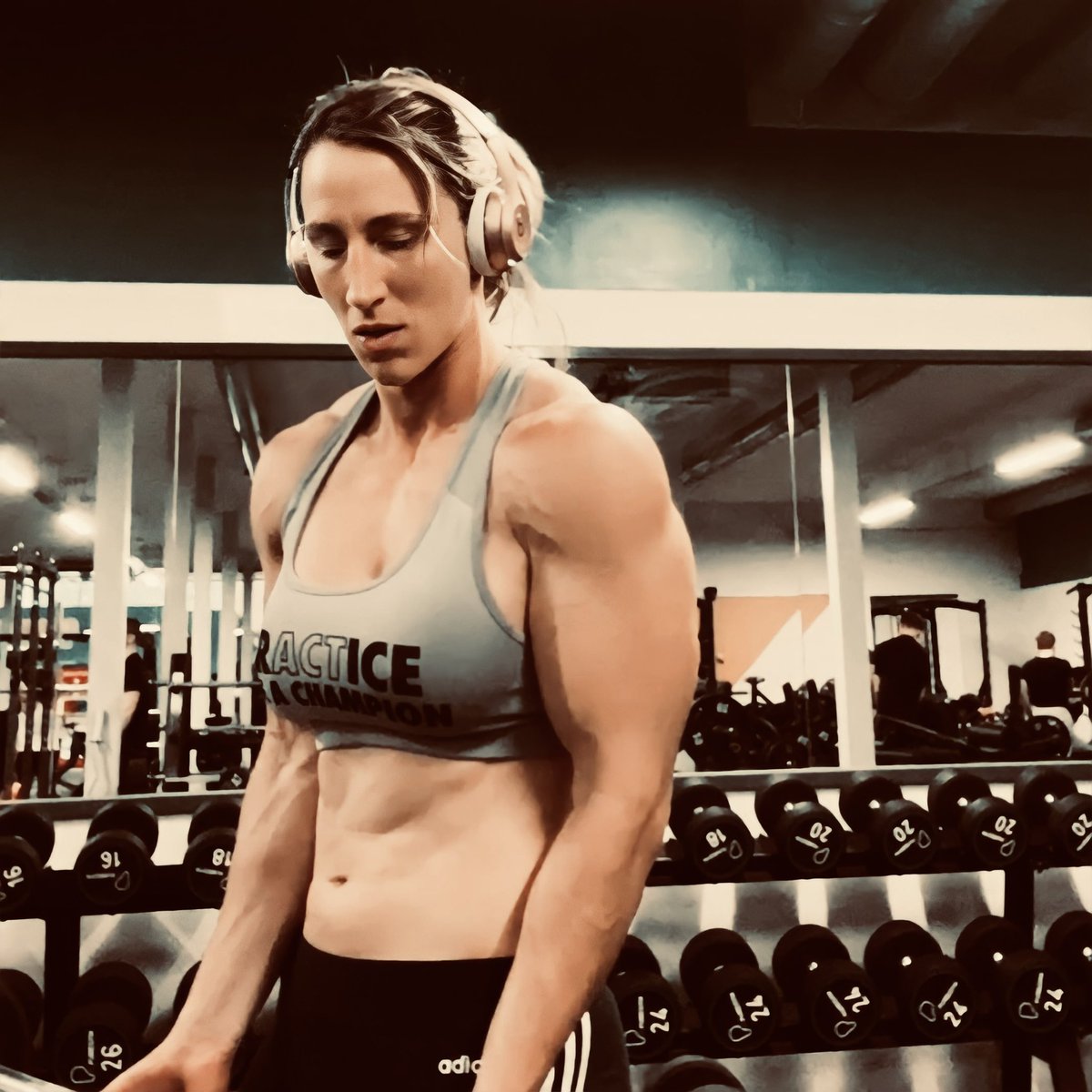 We are looking for 2-3 people who want to lose 10kg before summer.
Training, nutrition and lifestyle coaching for all abilities.
Comment ‘more info’ and I’ll message you