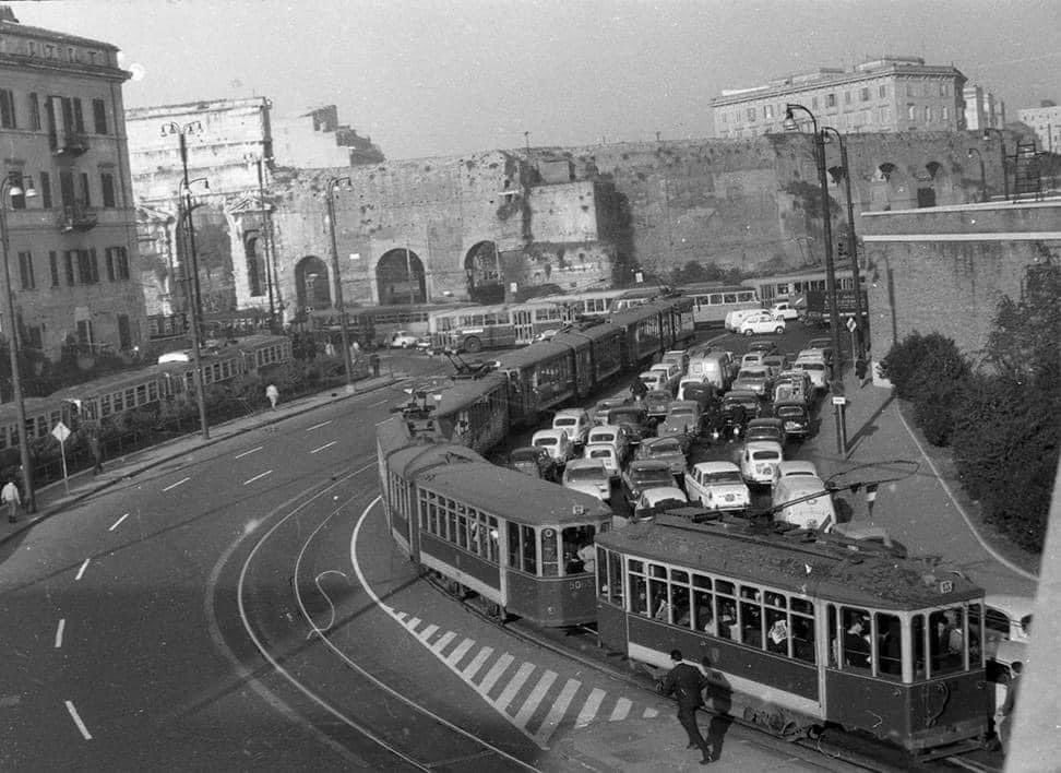 Che traffico già nel 1960! #portamaggiore #viaprenestina #roma