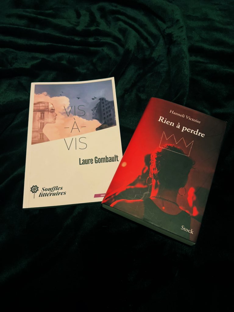 Petit week-end en Bretagne pour Pâques 🏝️ j’emmène dans ma valise le roman « Vis-à-vis » de <a href="/lauregombault/">Laure Gombault</a> paru aux éditions <a href="/SoufflesLit/">Souffles Littéraires</a> et « Rien à perdre » d’<a href="/hannelivictoire/">Hanneli V</a> publié chez <a href="/EditionsStock/">Éditions Stock</a> ! #VendrediLecture