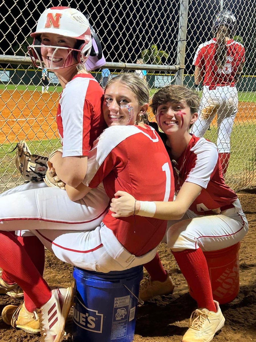 Mia Lane tweet media