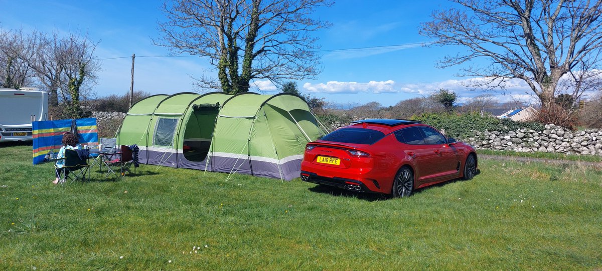 donnatrowsdale's tweet photo. Home Sweet Home for the next few nights #talybont #camping #crackedthefizzopen #fabview 🏕🌞🥂☺️ https://t.co/svBZ4hP64Y