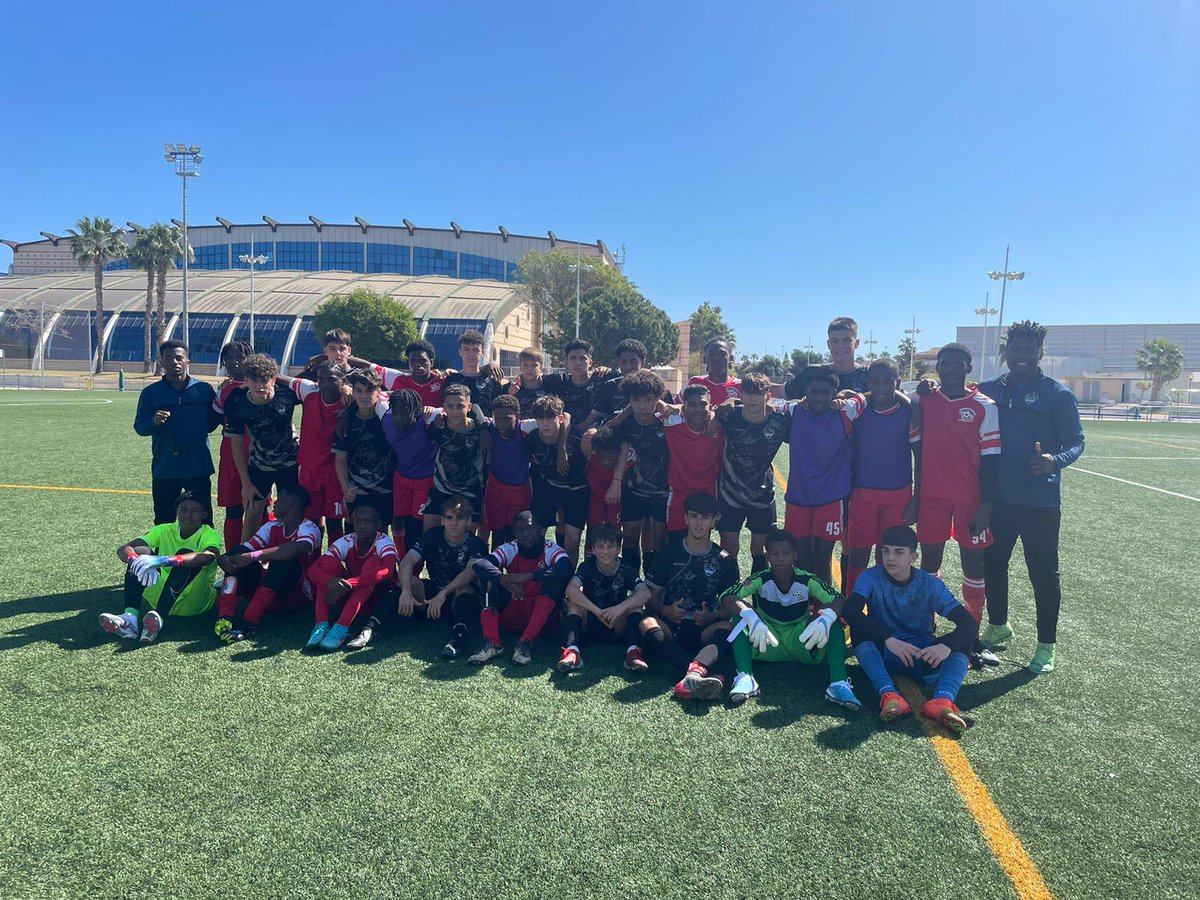 CD_Coslada's tweet photo. CADETE| Los 🦁🦁🦁 de @EloyEdu han disputado está mañana su segundo partido en la @TorreviejaCup  y han conseguido una victoria por 3-1 frente al COX COACHING SCHOOL.

Su tercer partido lo disputarán esta tarde a las 18:00h frente al CF PROMESAS TORREVIEJA "A".

#SoyDelCoslada ♥️ https://t.co/umi1NCP1WY