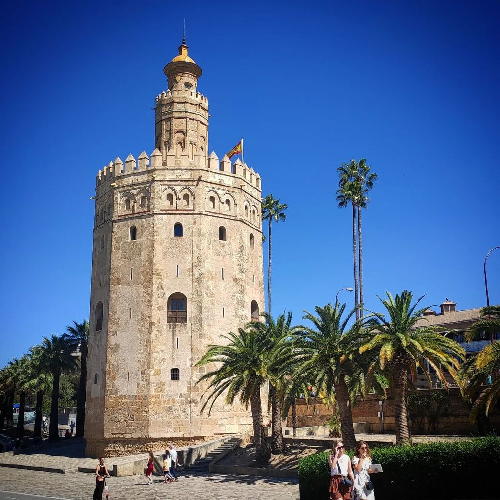 Torre del Oro, Sevilla. #torredeloro #igersespaña #visitspain #instaspain #visitasevilla #sevilla #semanasanta #visitseville #semanasanta2023 #semanasantasevilla #igerssevilla  #ig_sevilla #instasevilla #andalucia #andalusia #instaespaña #igersvalles #eu… instagr.am/p/Cqu8ueJI6WV/