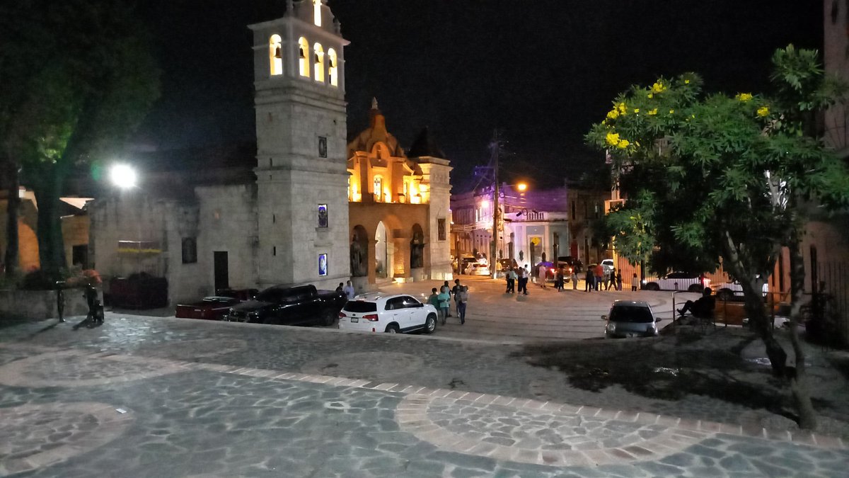 Bavaro2023's tweet photo. anoche en la zona https://t.co/8r9WGGAH5R