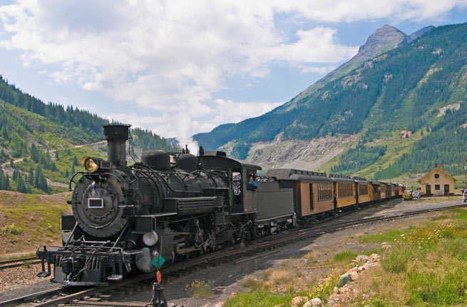 TriggeredYinzer's tweet photo. How about a nice scenic shot for this #LocomotiveFriday. Spring has sprung my friend @TheKinger25 https://t.co/nlIer26Vob
