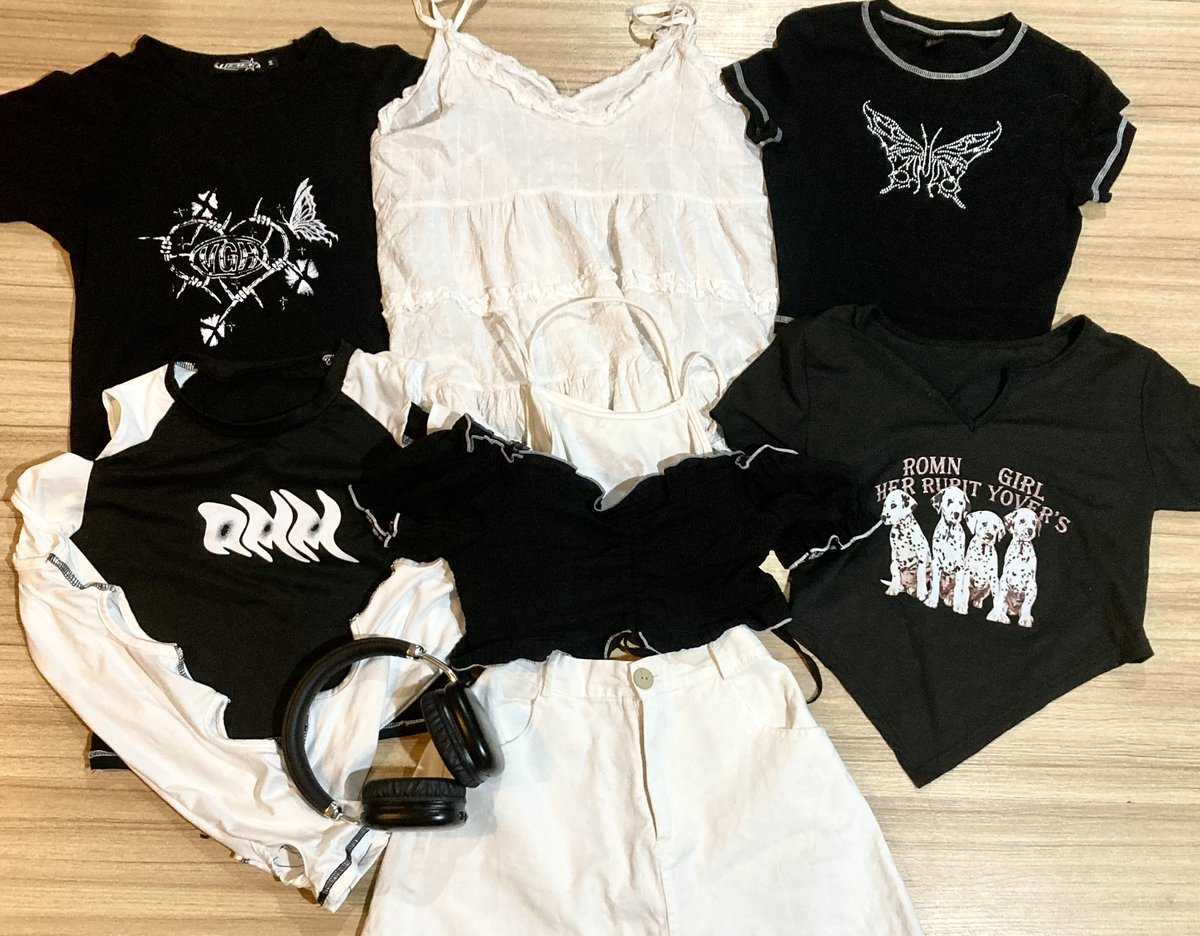 iimmykx's tweet image. 𓂋  𖧷 · ส่งต่อเสื้อผ้า 💒

⸝🎀 ราคาไม่เกินหลักสิบทุกตัว ส่วนใหญ่ไม่เกิน80 มีเยอะกว่าในรูปน้าา

✬ ค่าส่ง1-3 ตัว40/เหมาส่ง50
✬ รี+ปักลด5-.

⌛️ลงพรุ่งนี้ (วันเสาร์ 25/03) 19.00 น.⌛️

#ส่งต่อเสื้อผ้า #ส่งต่อเสื้อผ้ามือสอง #ส่งต่อ  #เสื้อผ้ามือสอง #โล๊ะตู้ #โล๊ะตู้เสื้อผ้า