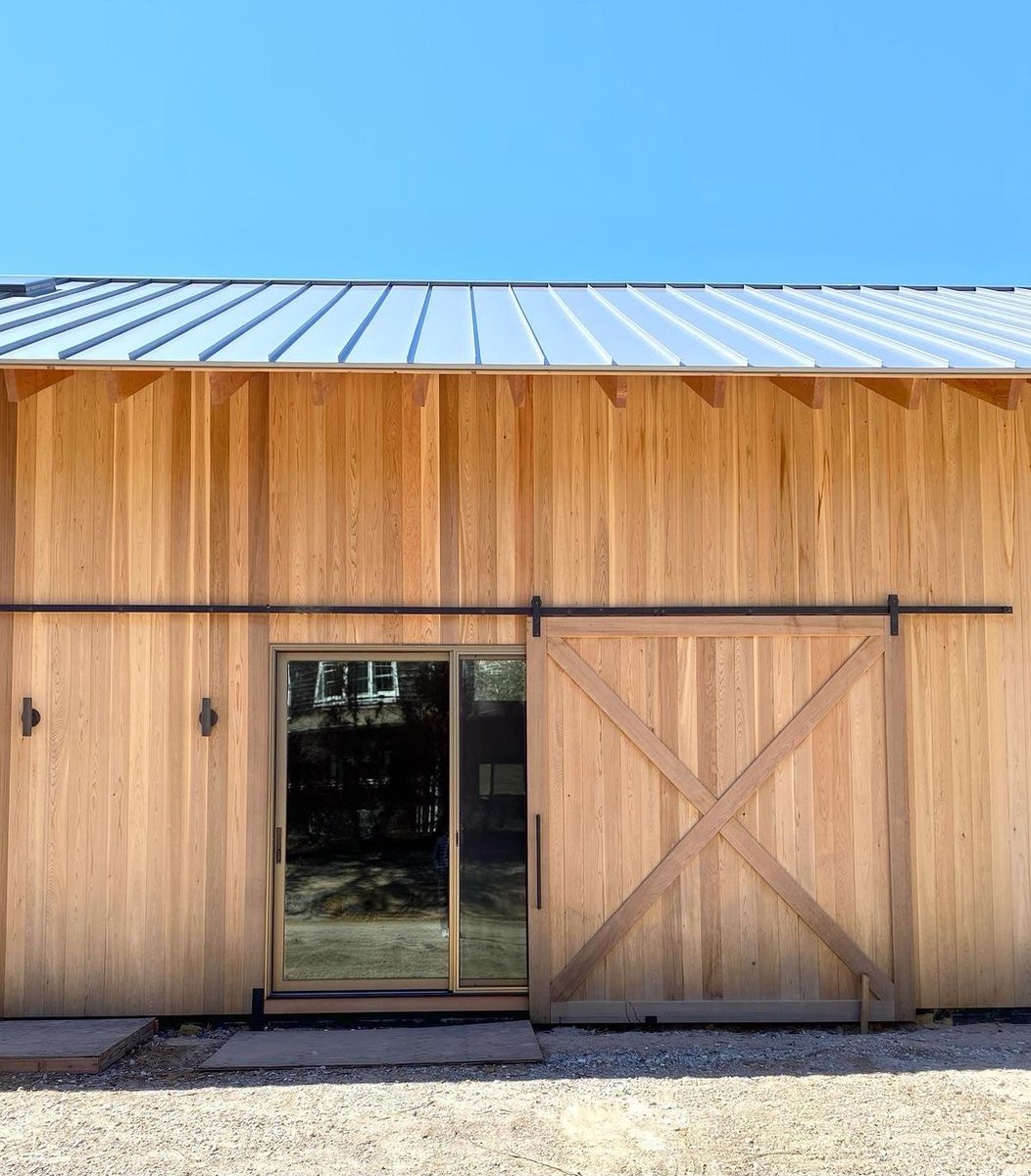 LoewenWindows's tweet photo. Love this combination!
Repostโข #northshorewindowinc
MultiSlides and barn doors โค๏ธ
#loewenwindows #loewen #multislidedoor #barndoors #cedar #modernbarn #contemporaryarchitecture #architecturedesign #hamptonstyle #slidingdoor #newconstruction #luxuryhomes #luxuryrealestate https://t.co/XlzN1HNoEG