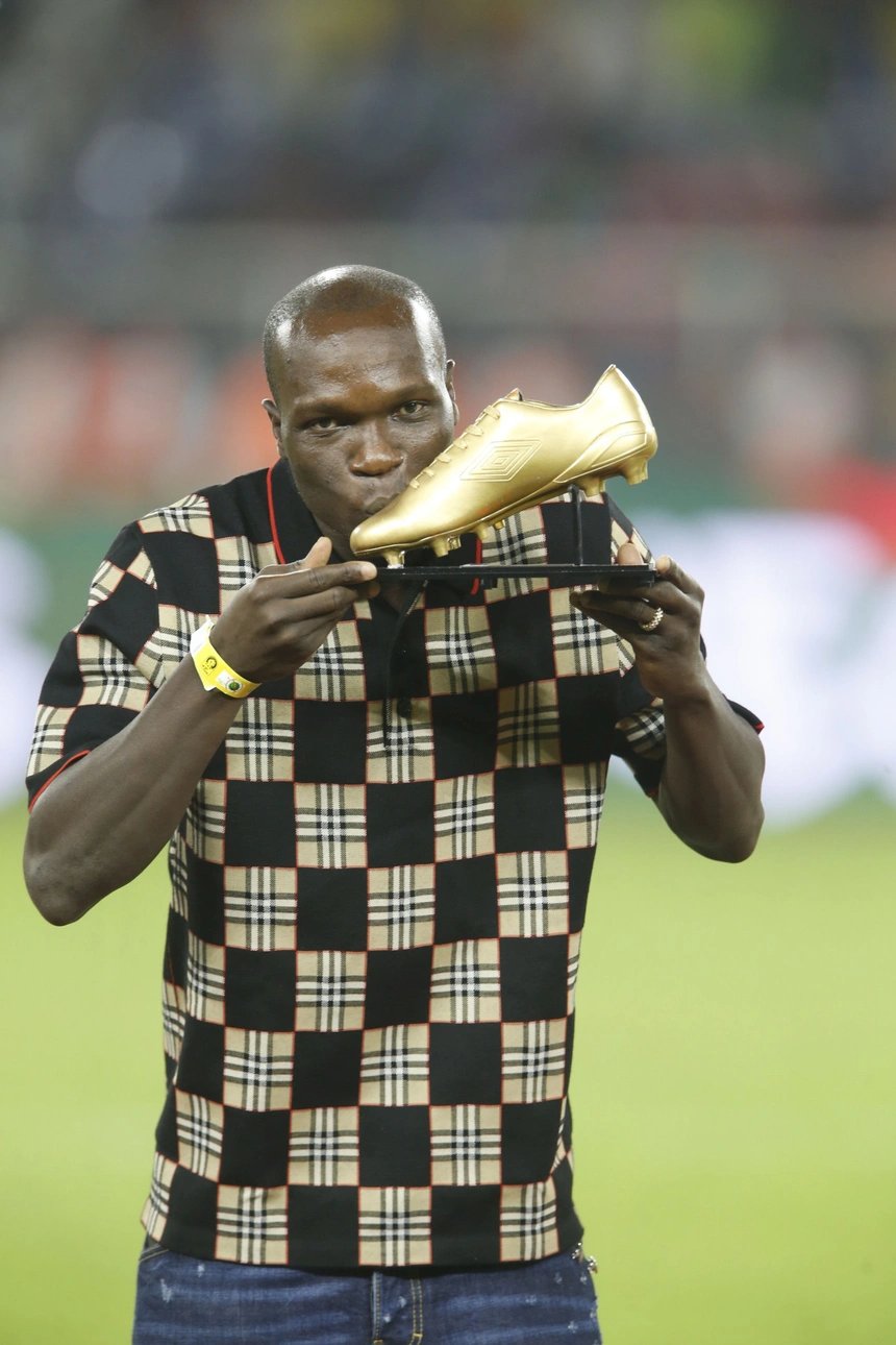 Eagle Media on X: Türkiyenin en iyi forveti Aboubakarın altın ayakkabı  ödülü aldığını biliyor muydunuz ? t.coOq7IqDSX8b  X