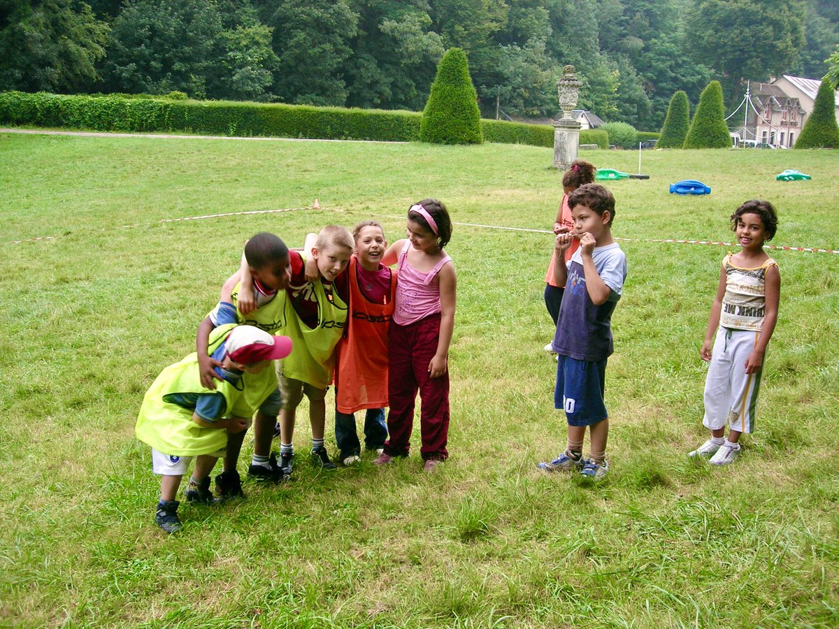 CemeaFr's tweet photo. Les activités physiques et sportives offrent un réel moment de convivialité, à condition de se sentir inclus. Exemples de jeux inclusifs à pratiquer en accueil de loisirs et de vacances. https://t.co/HvqYA6YOzk
#Vacances #loisirs #Sport #enfants #Tchoukball https://t.co/1JyH2VHU1j