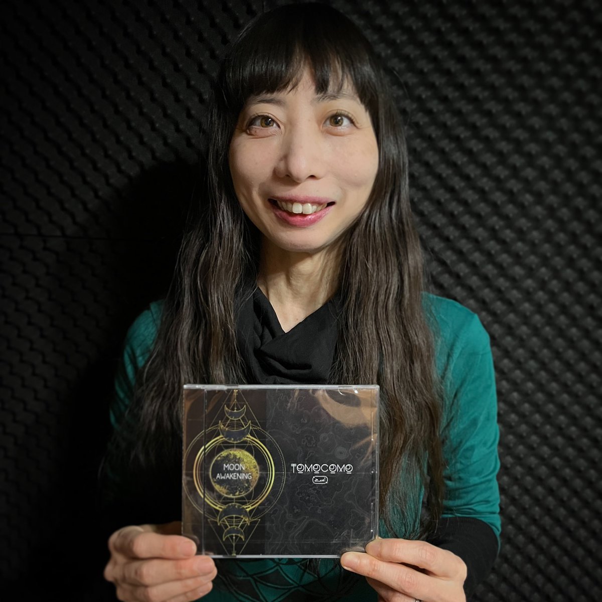 tomocomo_jkh's tweet photo. 4月6日1stアルバム"Tomocomo-Moon Awakening"がZion 604 Rec.よりリリースされました!💿ゴアトランスファンだけでなく様々な方々に聴いて頂けたら嬉しいです!現在Bandcampで試聴・ご購入いただけます!
https://t.co/lYHQ7BK9DO
4/15高円寺Caveでのリリースパーティーでは先着20名様にCDをプレゼント🎁 https://t.co/TfBAGOGRNh