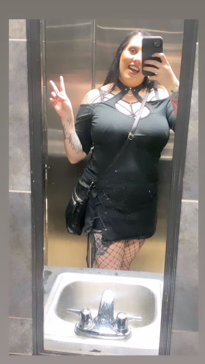 I had an excuse to actually dress how I like to for the first time in like 2 years and I felt SO confident