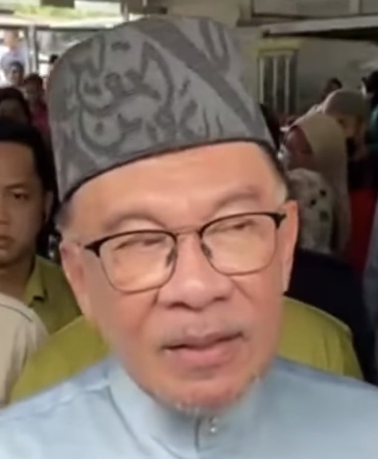 afiq_yb's tweet photo. Salam DSAI, boleh kongsi info mana nak cari songkok ni yaa? Pakai raya smart jugak ni. 👉🏽👈🏽 terima kasih 🙏🏽 @anwaribrahim https://t.co/F3yBw5uYph