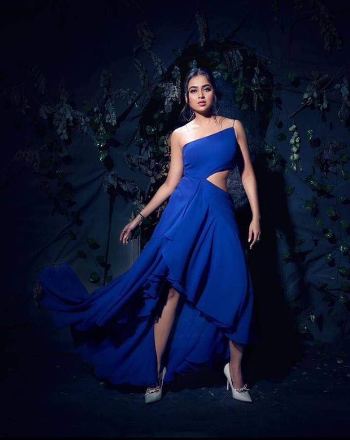 __aboveall__'s tweet photo. Shine every single day✨☀

#TejasswiPrakash 
#TejaTroops https://t.co/HwlXtgkZf4