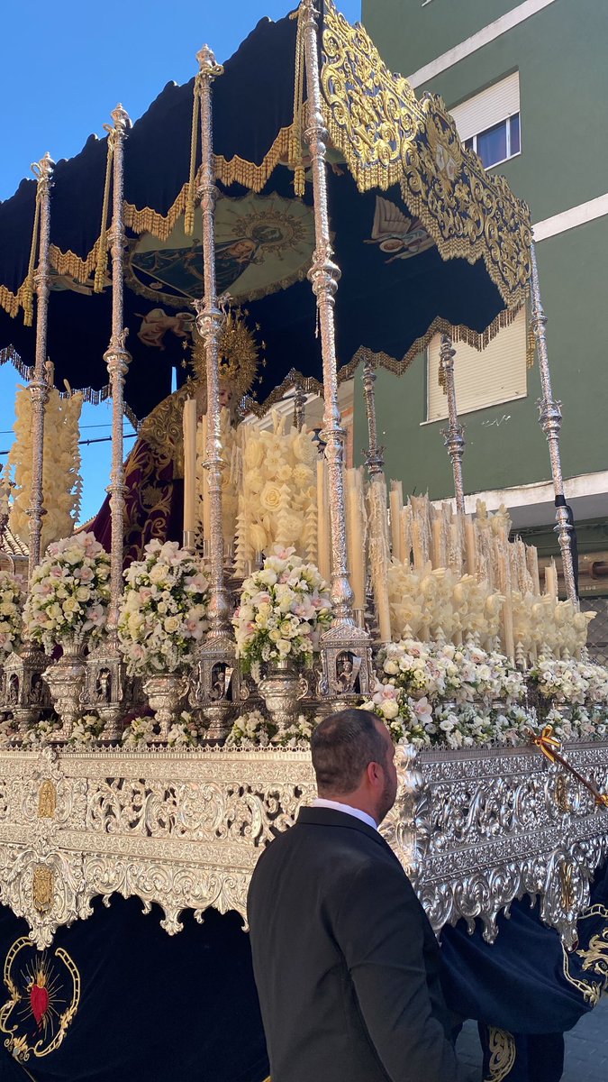 El palio de Maria Santisima del Mayor Dolor ya encara los últimos metros hasta su casa de Hermandad.

La Madrugá llega a su fin.

#SSantaLinares23 #LaDesarmá23