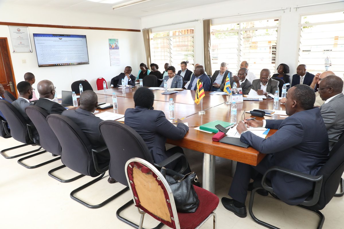URA_CG's tweet photo. It was an honor for my team and I, to meet the leadership of Uganda Manufacturer’s Association on tax compliance improvement matters.

For a country that is focused on import substitution as a strategy, the manufacturing sector is crucial to our pursuit of economic independence. https://t.co/5hhqKluA2F
