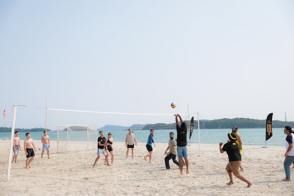 ruslan.bnb tweet media