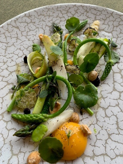 Gidleigh Park (@gidleighhotel) on Twitter photo Asparagus season is just beginning. <a href="/BrownswordHotel/">Brownsword Hotels</a> <a href="/RelaisChateaux/">Relais & Châteaux</a> <a href="/chriseden78/">chris eden</a> <a href="/MichelinGuideUK/">The MICHELIN Guide</a> Asparagus season is just beginning. <a href="/BrownswordHotel/">Brownsword Hotels</a> <a href="/RelaisChateaux/">Relais & Châteaux</a> <a href="/chriseden78/">chris eden</a> <a href="/MichelinGuideUK/">The MICHELIN Guide</a>
