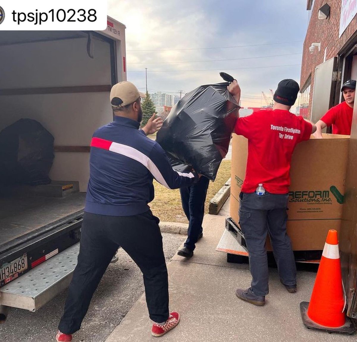 Collaboration at its very best. Yesterday, with the help of <a href="/thegoodguidesTO/">The Good Guides - Inner City Youth Mentoring</a> and <a href="/TFFtoydrive/">Santas Elves</a> hundred of toys were picked up. These toys will be wrapped and will make an amazing Eid-al-Fitr for hundreds of Muslim kids around the city on Apr 22. ^lg