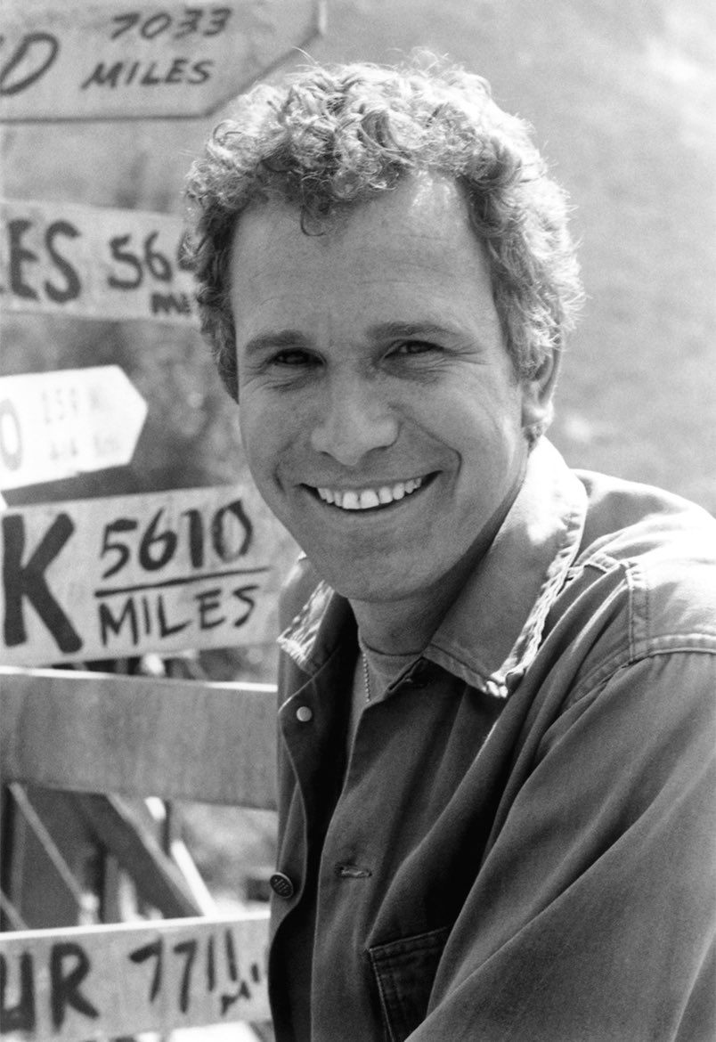 Happy birthday to Wayne Rogers (1933 - 2015), M*A*S*H s Captain \"Trapper\" John Francis Xavier McIntyre 