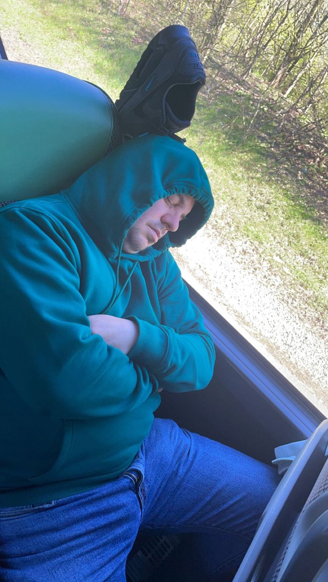 Bradddd1356's tweet photo. Derby fan on way to forest green 🤣👟👟
@dcfcofficial 
@AwayDaySleepers https://t.co/x3PWbZ5abT