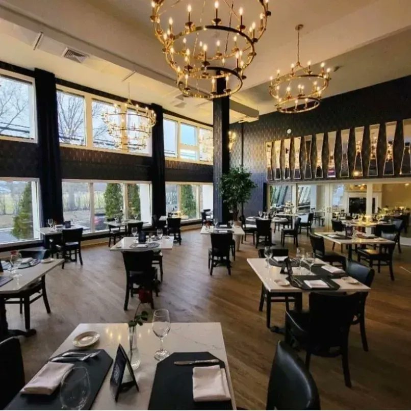 seacrestgrille's tweet photo. Happy Friday! ✨The Sea Crest Grille in Spring Lake is the best restaurant to get your seafood fix tonight! 

Make your reservation online by clicking the link in our bio or by calling 732-449-3666 ✨

📸: @lavallettephotos 
.
.
.
.
#theseacrestgrille #seafood🍤 #fridayvibes😎 https://t.co/ZfE4LNsQCc