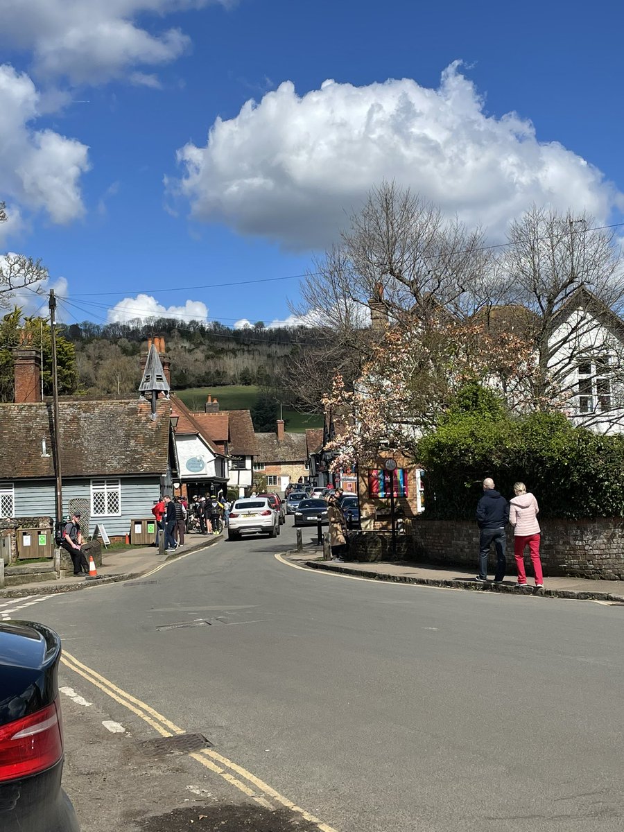 springer_girl77's tweet image. A short walk in the beautiful Surrey Hills. @SurreyHillsAONB @surreylive @Above_Surrey #nature #springwalks #surrey
