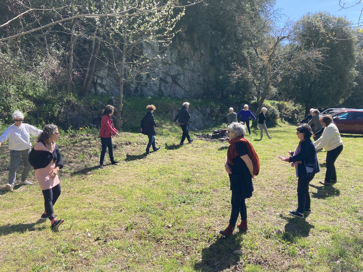 #bienetreetvitalite prend ses quartiers à Cenne Monesties pour 8 semaines afin d’aborder la #santeenvironnement #plantes #qigong #prevention #teamut avec le soutien de la @CNSA_actu #conferencedesfinanceurs et la commune de Cenne Monesties. 19 participants