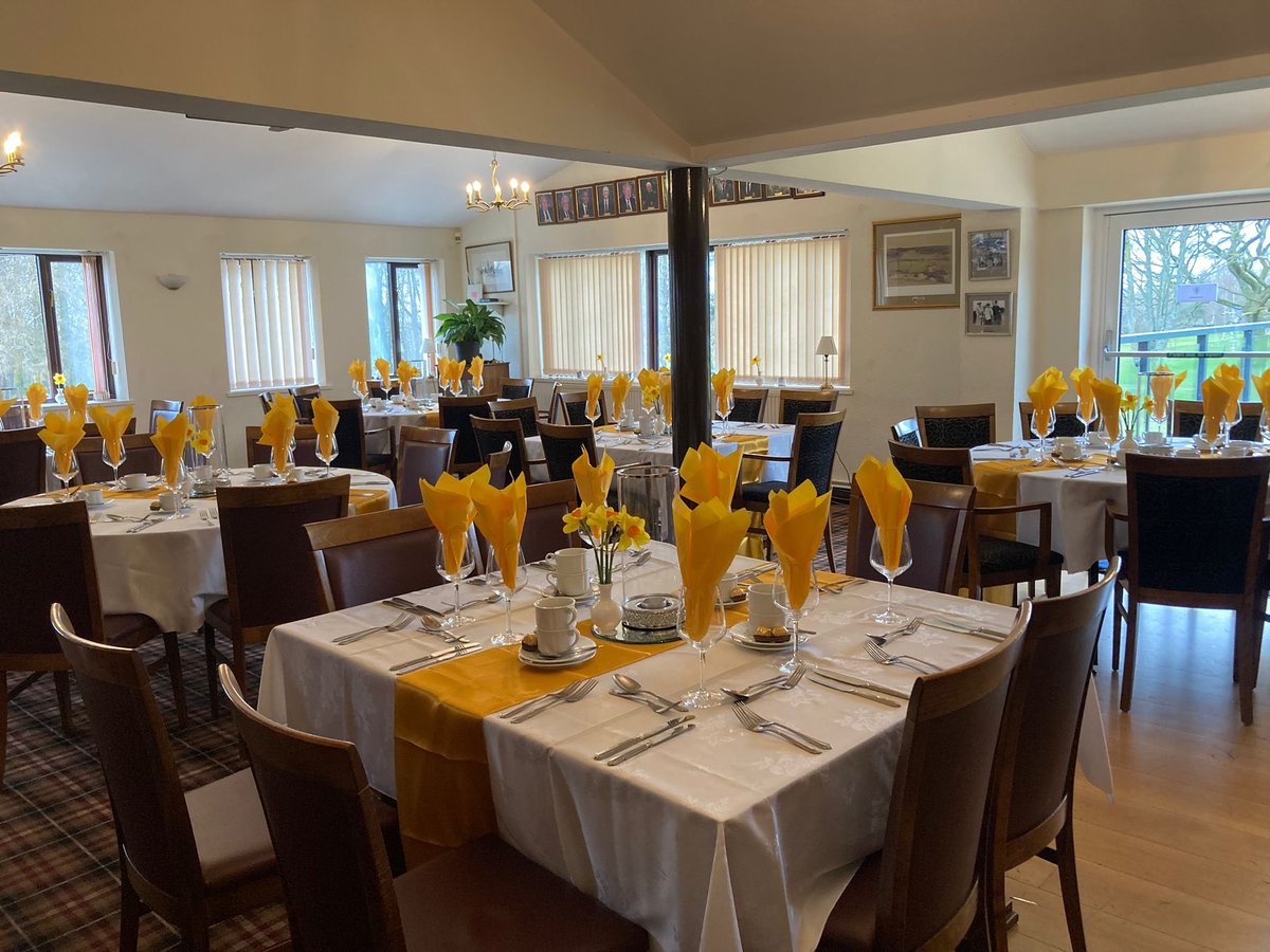 Here’s the clubhouse looking very ‘Spring’ like last weekend. Ready for the luncheon event.

#cheshiregolf #astburygolfclub #privatebooking