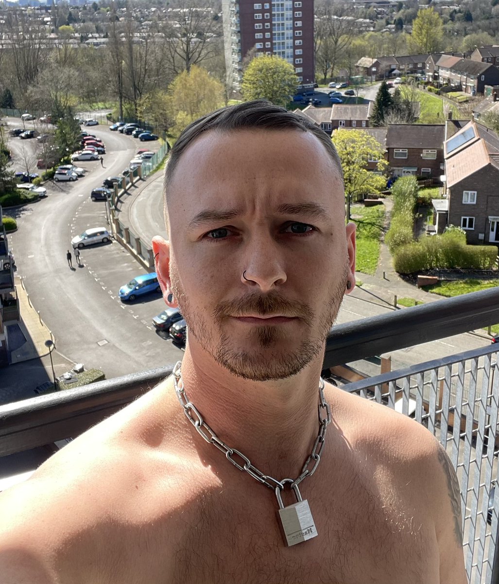 JordTomlinson95's tweet photo. Is it warm enough to sit outside with no top on? ☀️ https://t.co/3fhBxc3g3K