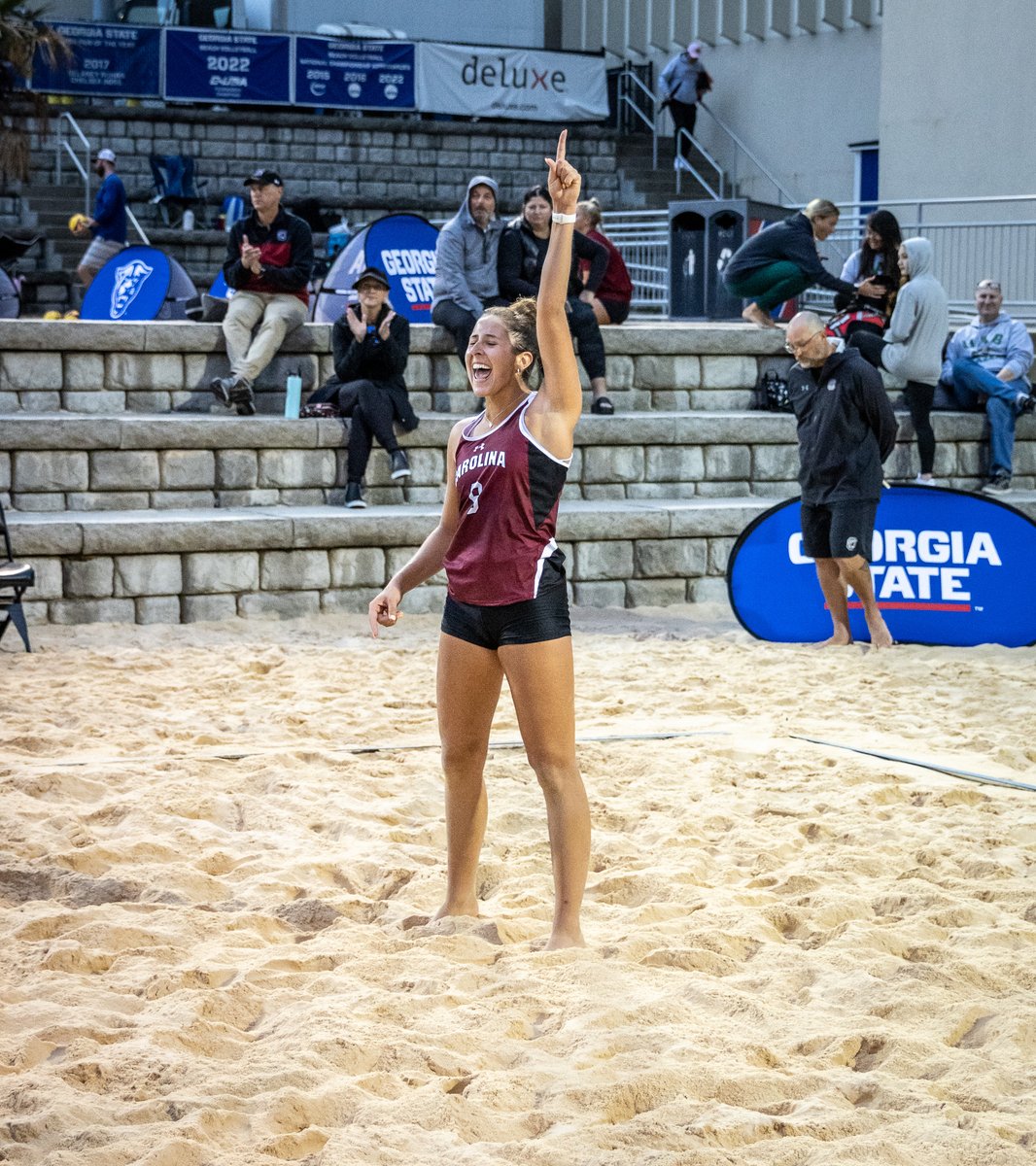 SCORE UPDATE: Gamecocks (1) vs. UAB (0)

4: 21-16, 21-16 | 1
5: 10-21, 21-15

Kennedy and Jolie dominate the second half of their second set and sweep the Blazers, in the fives we have a third set after Presley and Sammy fight back to win the second!