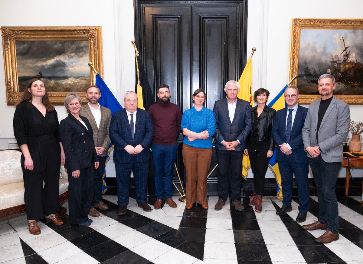 iungosnetwork's tweet photo. Een terugblik op het geslaagd IUNGOS-ledenevent dat plaatsvond in de Ambtswoning van de Gouverneur van West-Vlaanderen. Ook lid worden ? https://t.co/0fZWcWalFC https://t.co/FoOXrLJcJp