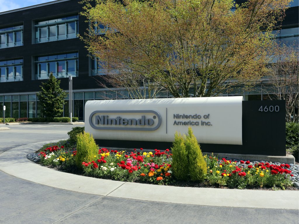 One of the most iconic marketing wars of its time, Nintendo vs Sega has all the makings of a great history lesson for marketers. From using cheeky, direct language to get gamers’ attention to creating new mascots specifically for the console launch.

webcontentdevelopment.com/nintendo-vs-se…