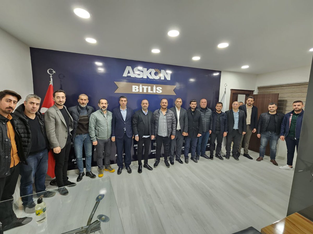 Şube başkanı Erhan Ayaz ve yönetim kurulu üyeleri ile iftar yemeği programında bir araya geldik. 
<a href="/ASKON/">ASKON 🇹🇷</a> <a href="/orhanaydin/">Orhan AYDIN</a> <a href="/nihatcarboga/">Nihat Çarboga</a> <a href="/Rasimsoylu13/">Rasim Soylu</a>