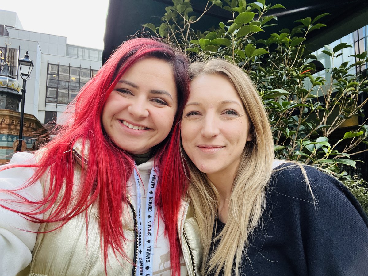 .<a href="/HannahRampton/">Hannah Butler (Rampton)</a> is an absolute legend!

I love you so much it hurts I don't live near you. Thank you so much for your kindness, the gift and for travelling 1.5 hours to London to meet up with me! 

❤️❤️❤️