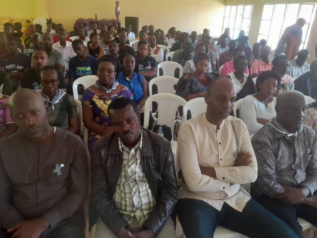 Le 7/4/2023, kimwe nahandi hose hirya no hino ku isi, Umudugudu w'Amajyambere, Umurenge wa Remera, twibutse ku nshuro ya 29, jenoside yakorewe Abatutsi. 
Twibuke twiyubaka twongera imbaraga mu isana mitima y' Abanyarwanda,dushyire hamwe mu gusigasira ibyagezweho,twubaka ejo heza.