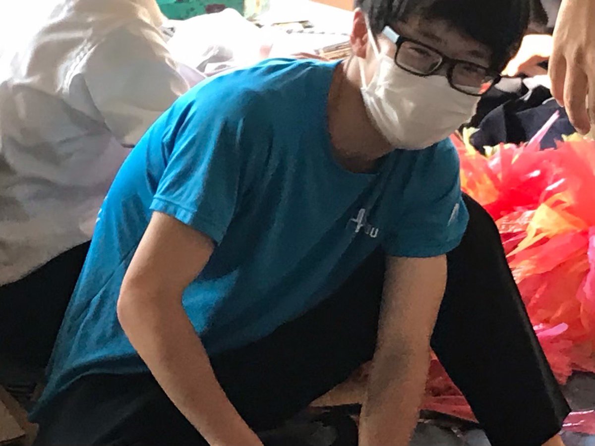 ⚾️野球部部員紹介⚾️
22(2年生)  4人目‼️

はっとり
ポジション：セカンド
好きな歌手 : Mrs. GREEN APPLE

22きっての名選手。先輩には敬語を使えないが、マネージャーには敬語しか使えない。スプラとカラオケはガチ勢。音楽を聴く時はカラオケのkeyを考えている。

 #カラオケ好き全員集合