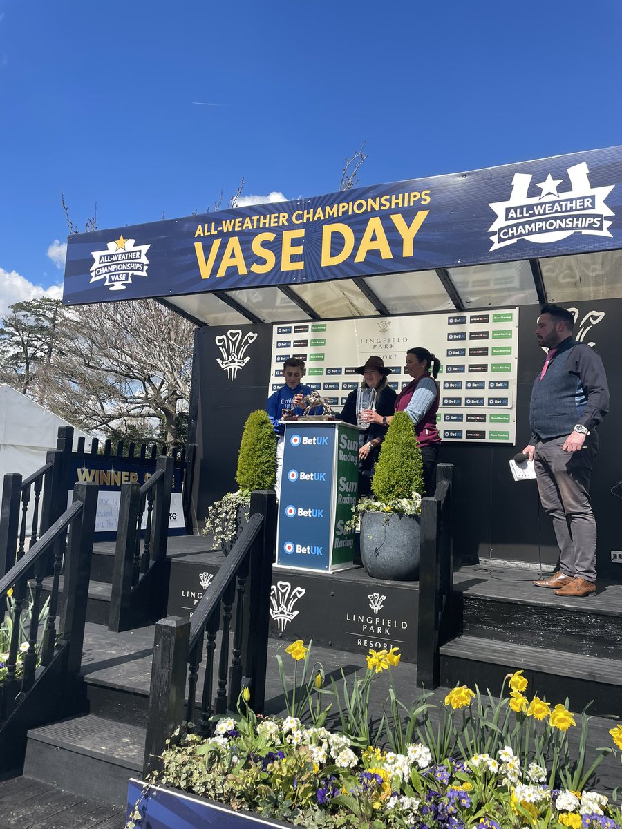 Lingfield Park on Twitter "Mr Inspiration and Benoit de la Sayette win