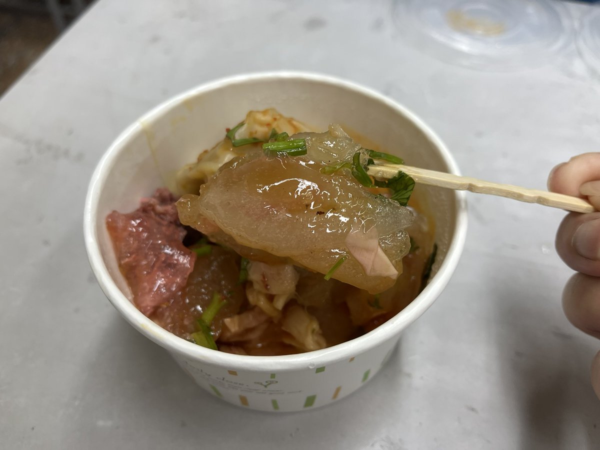 geiwoyujie's tweet photo. 女中肉圓，台灣基隆信義，甜辣香Q肉圓燒邁配順口丸子湯
https://t.co/6BK2TAN5Sl
#gourmet #foodie #bawan #pork #bamboo #fishball #meatball #coriander #keelung #taiwan #グルメ #バーワン #豚肉 #パクチー #台湾 #美食 #肉圓 #甜辣醬 #豬肉 #筍乾 #魚丸 #貢丸 #香菜 #信義 #基隆 #台灣 #旅者roody https://t.co/sOoCPK5iqZ