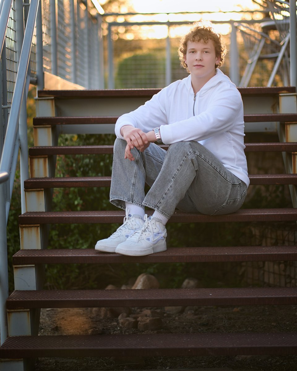 ThePicture_Lady's tweet photo. Exciting times ahead as we capture Daniel's HS Senior Class of 2023 session! He's got big dreams for the future - planning for a sustainable job and creating a brighter tomorrow. sessions! #LHS #SeniorClass2023 #SneakPeek #FutureGoals #Sustainability #SeniorYear #Classof2023 https://t.co/jbqk0N45OY