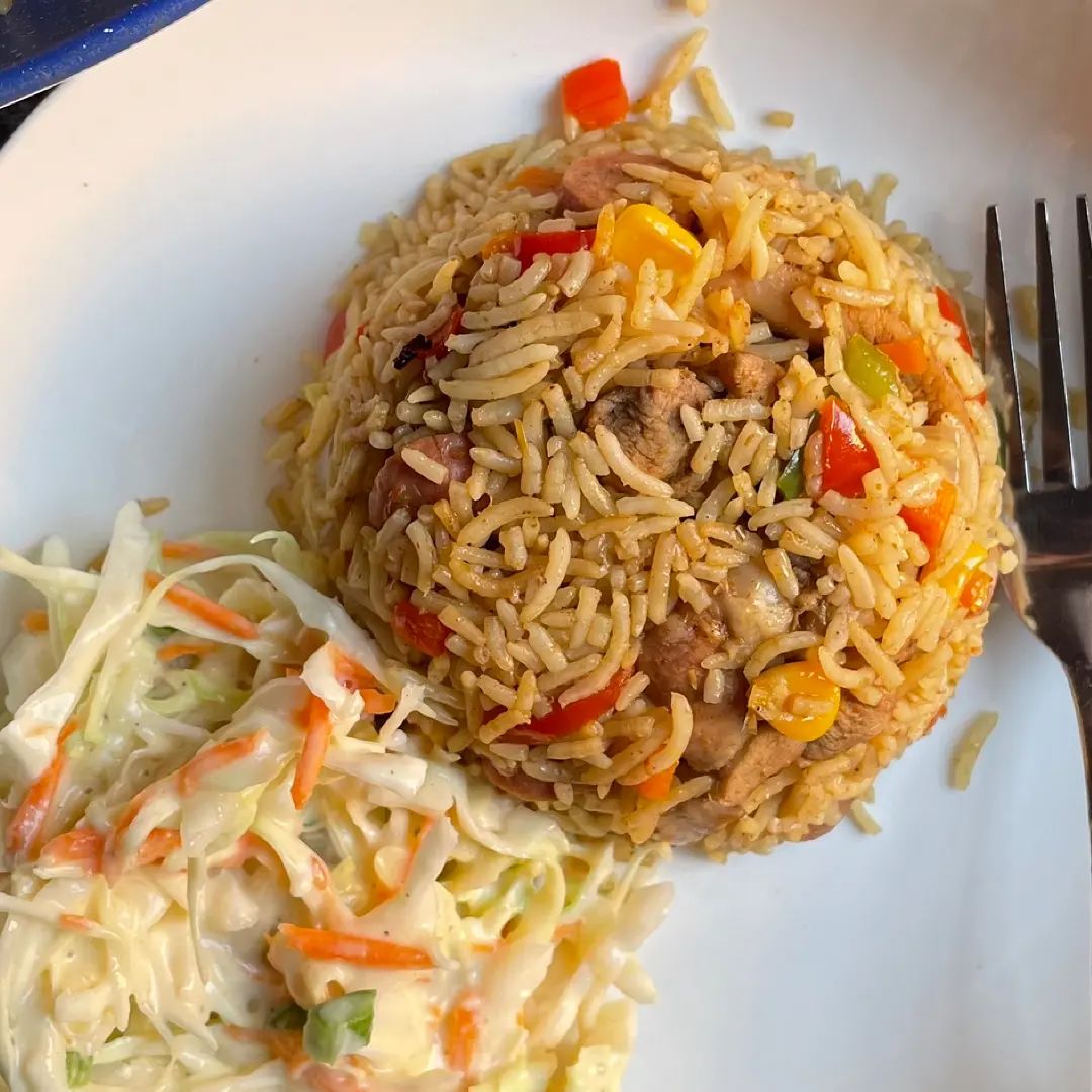 basenjimomcom's tweet image. RT @srslyhomecooked: Our Oriental Everything Fried Rice is the perfect meal for your good Friday celebrations🤗.

Visit seriouslyhomecooked.com to order this meal today 

#MealKitDelivery #FreshFoodDelivery #HealthyEats #HomeCooking #Foodie #HealthyLivin…